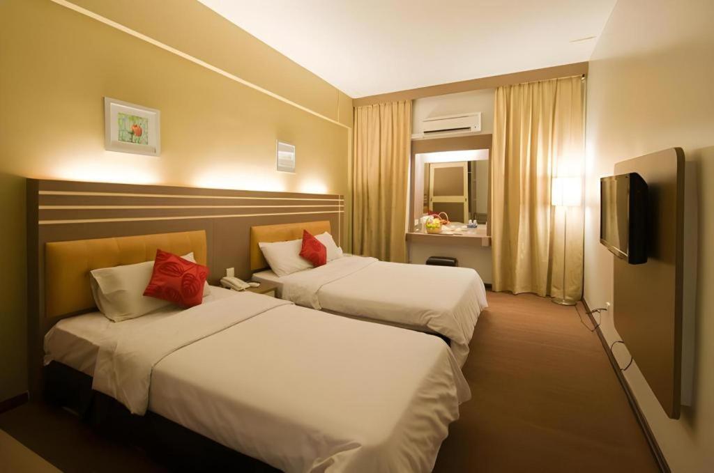 เดอะแลนด์มาร์คโฮเต็ล Hotel บาตู ปาฮัท ภายนอก รูปภาพ
