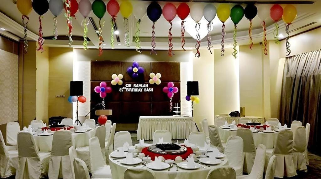 เดอะแลนด์มาร์คโฮเต็ล Hotel บาตู ปาฮัท ภายนอก รูปภาพ