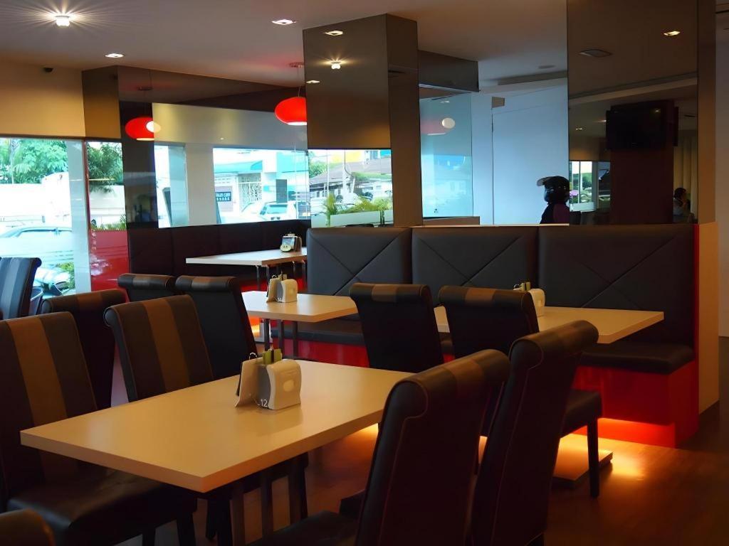 เดอะแลนด์มาร์คโฮเต็ล Hotel บาตู ปาฮัท ภายนอก รูปภาพ