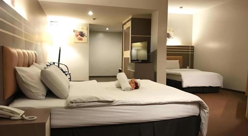 เดอะแลนด์มาร์คโฮเต็ล Hotel บาตู ปาฮัท ภายนอก รูปภาพ