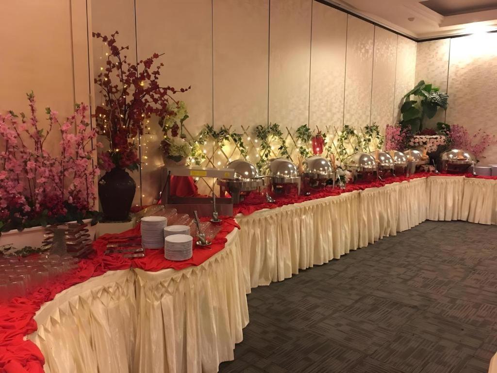 เดอะแลนด์มาร์คโฮเต็ล Hotel บาตู ปาฮัท ภายนอก รูปภาพ