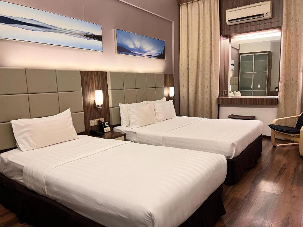 เดอะแลนด์มาร์คโฮเต็ล Hotel บาตู ปาฮัท ภายนอก รูปภาพ
