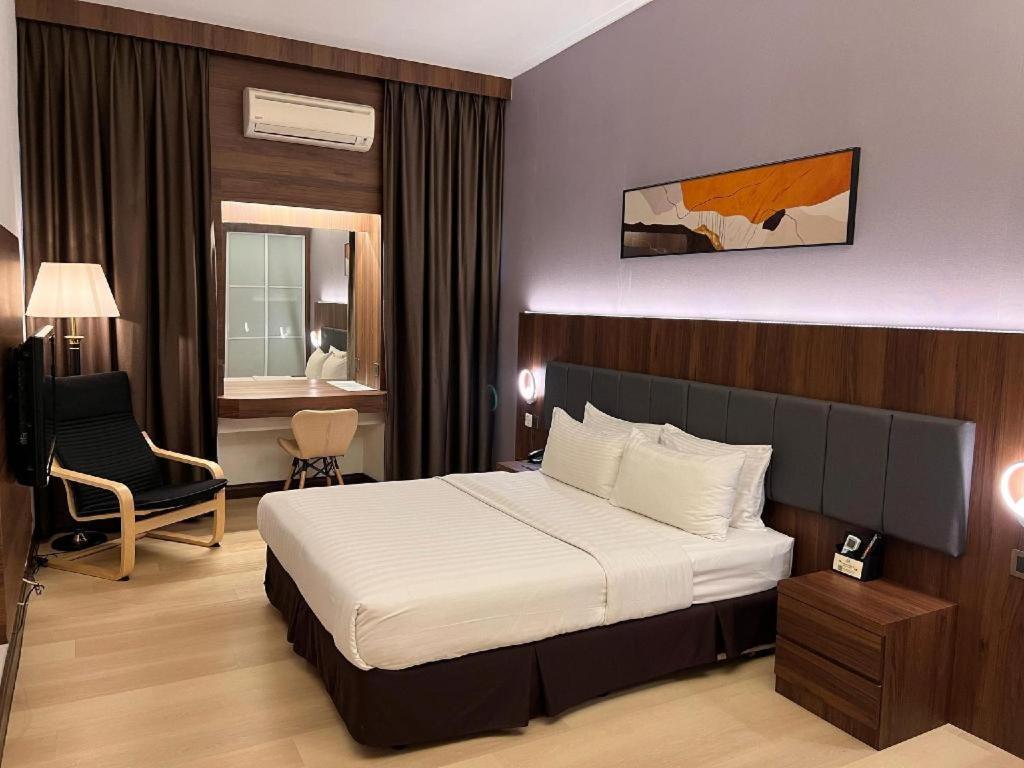 เดอะแลนด์มาร์คโฮเต็ล Hotel บาตู ปาฮัท ภายนอก รูปภาพ