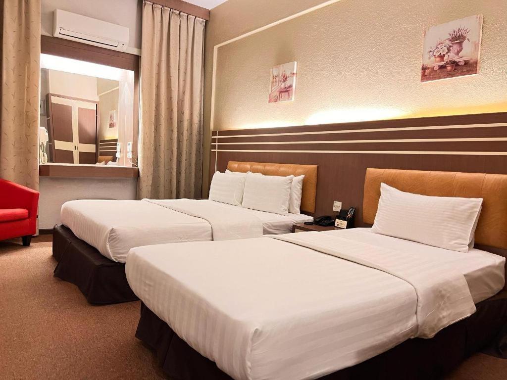เดอะแลนด์มาร์คโฮเต็ล Hotel บาตู ปาฮัท ภายนอก รูปภาพ