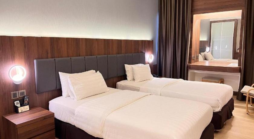 เดอะแลนด์มาร์คโฮเต็ล Hotel บาตู ปาฮัท ภายนอก รูปภาพ