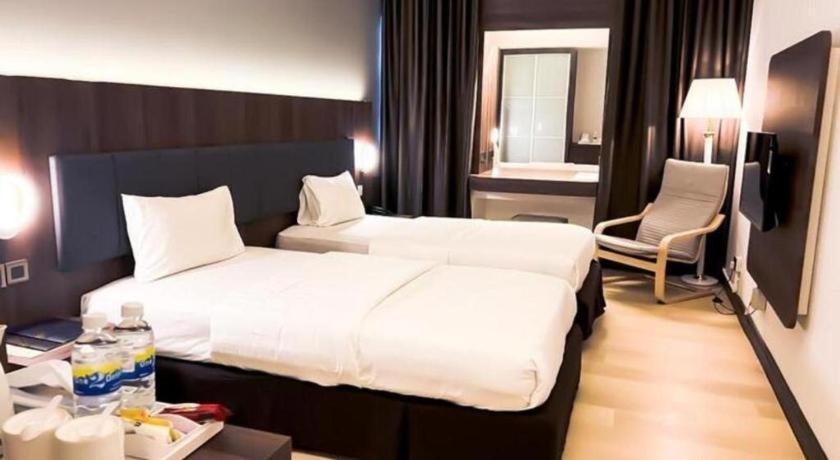 เดอะแลนด์มาร์คโฮเต็ล Hotel บาตู ปาฮัท ภายนอก รูปภาพ