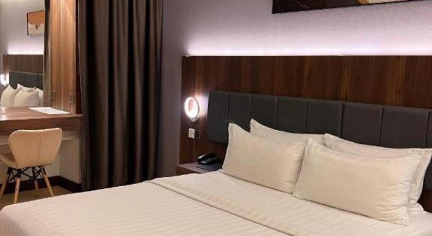 เดอะแลนด์มาร์คโฮเต็ล Hotel บาตู ปาฮัท ภายนอก รูปภาพ