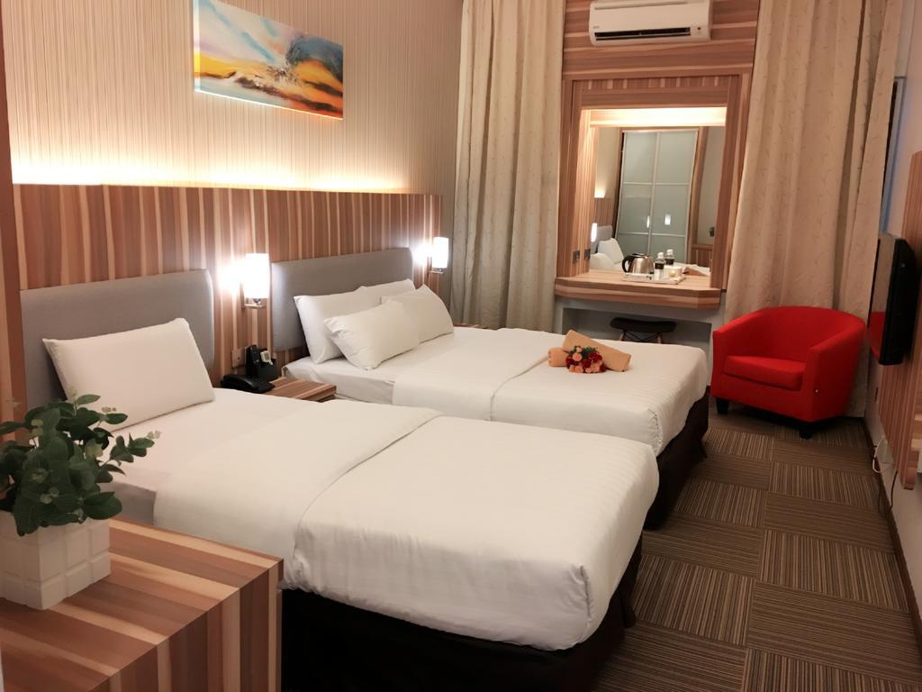 เดอะแลนด์มาร์คโฮเต็ล Hotel บาตู ปาฮัท ภายนอก รูปภาพ