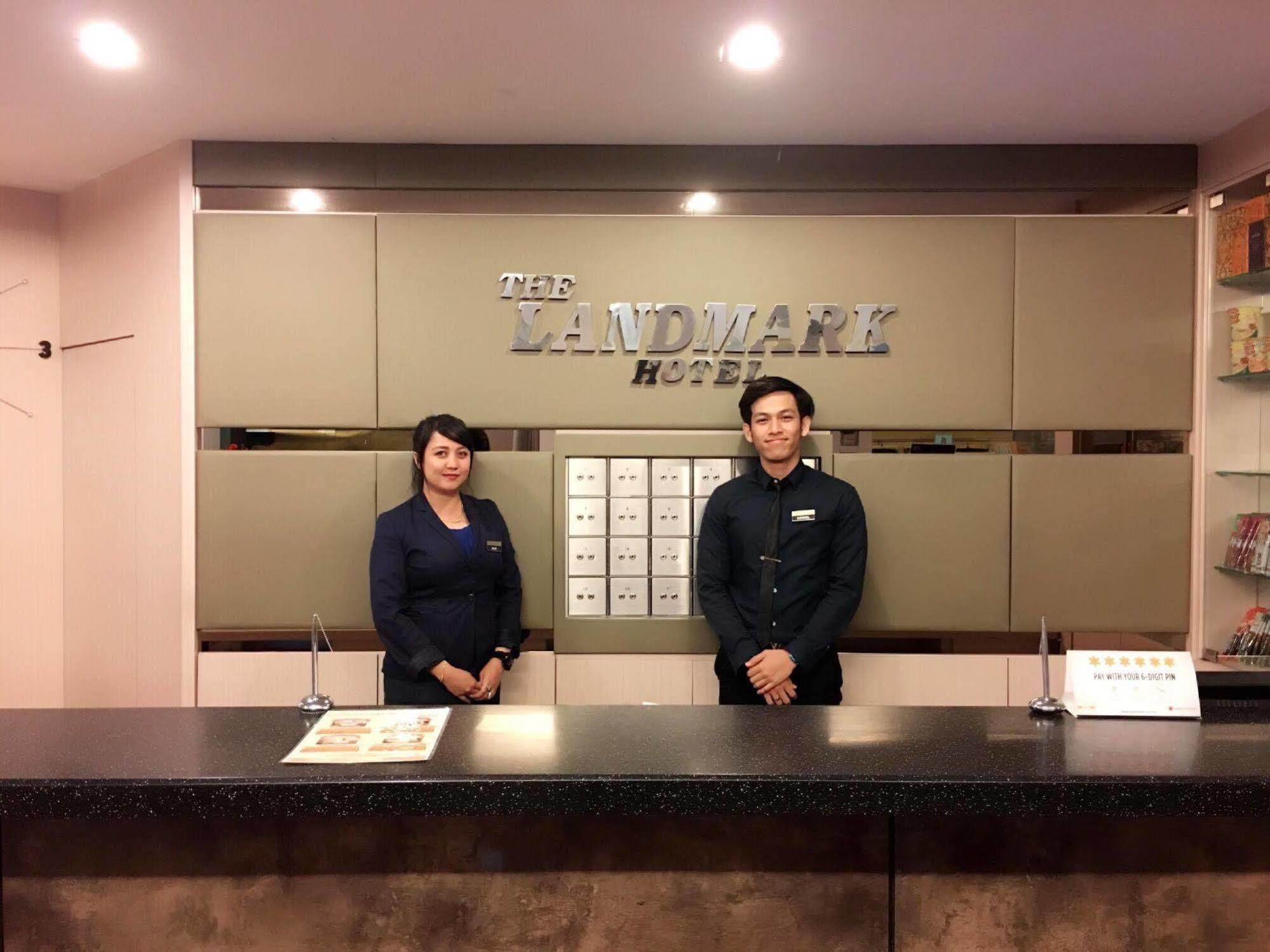 เดอะแลนด์มาร์คโฮเต็ล Hotel บาตู ปาฮัท ภายนอก รูปภาพ